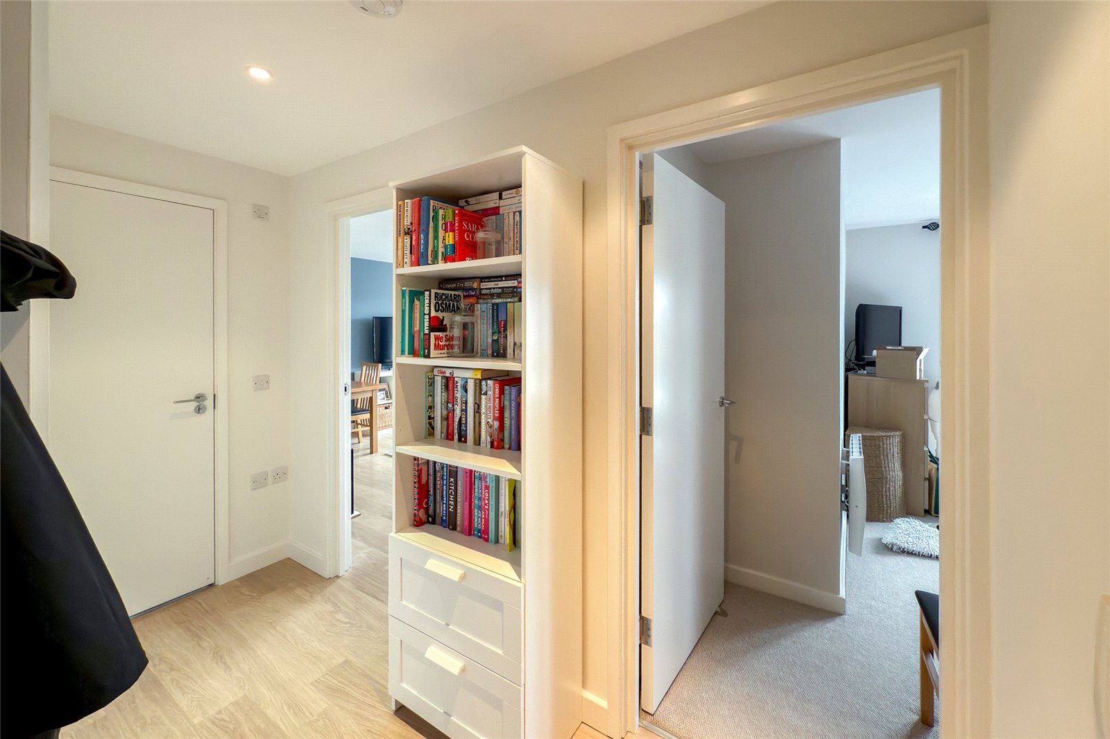 1 bed apartment for sale in Hatfield Road, St. Albans, Hertfordshire, AL1 - Property Image 13