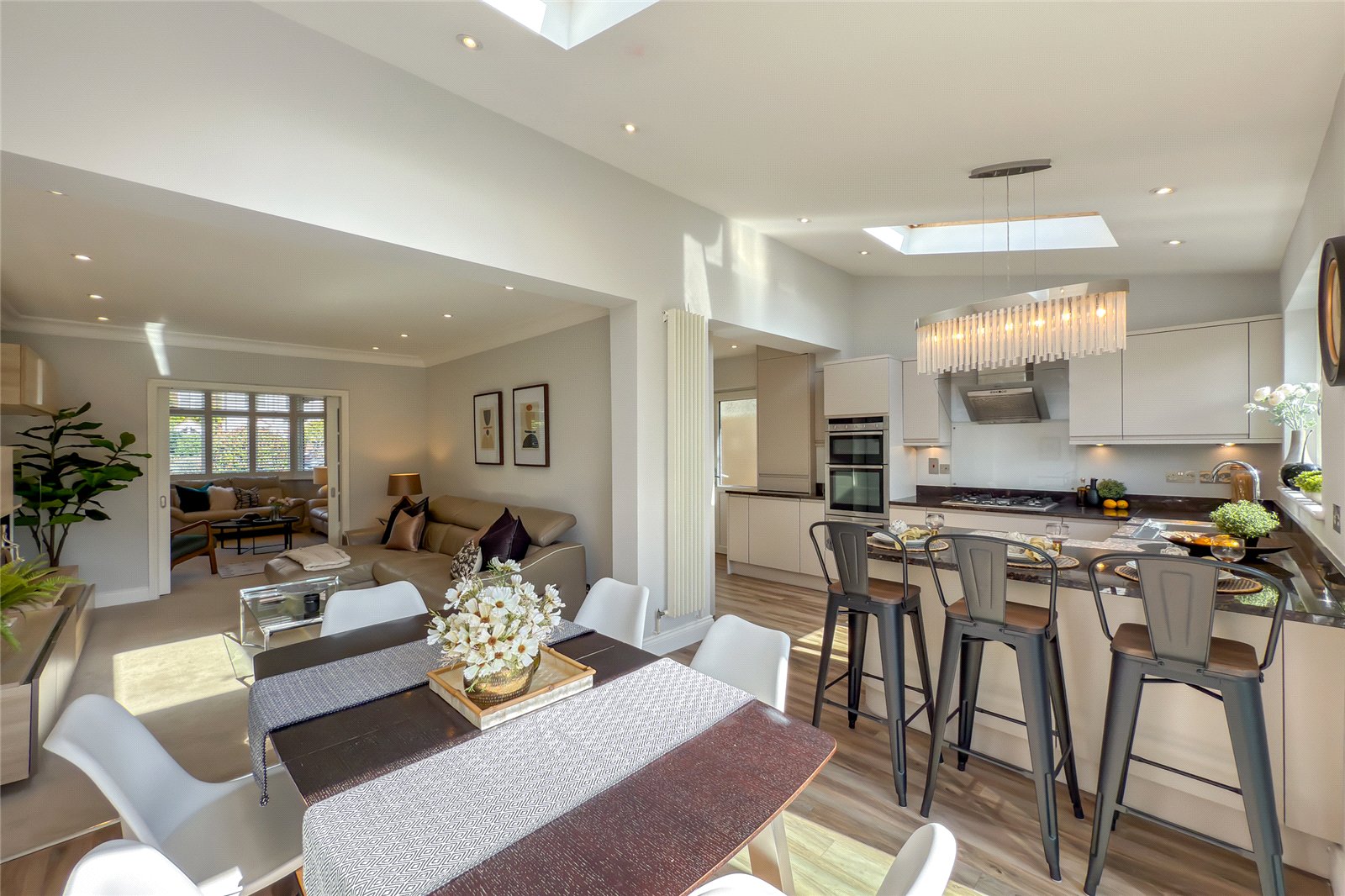 4 bed detached house for sale in Waverley Road, St. Albans, Hertfordshire, AL3 - Property Image 2