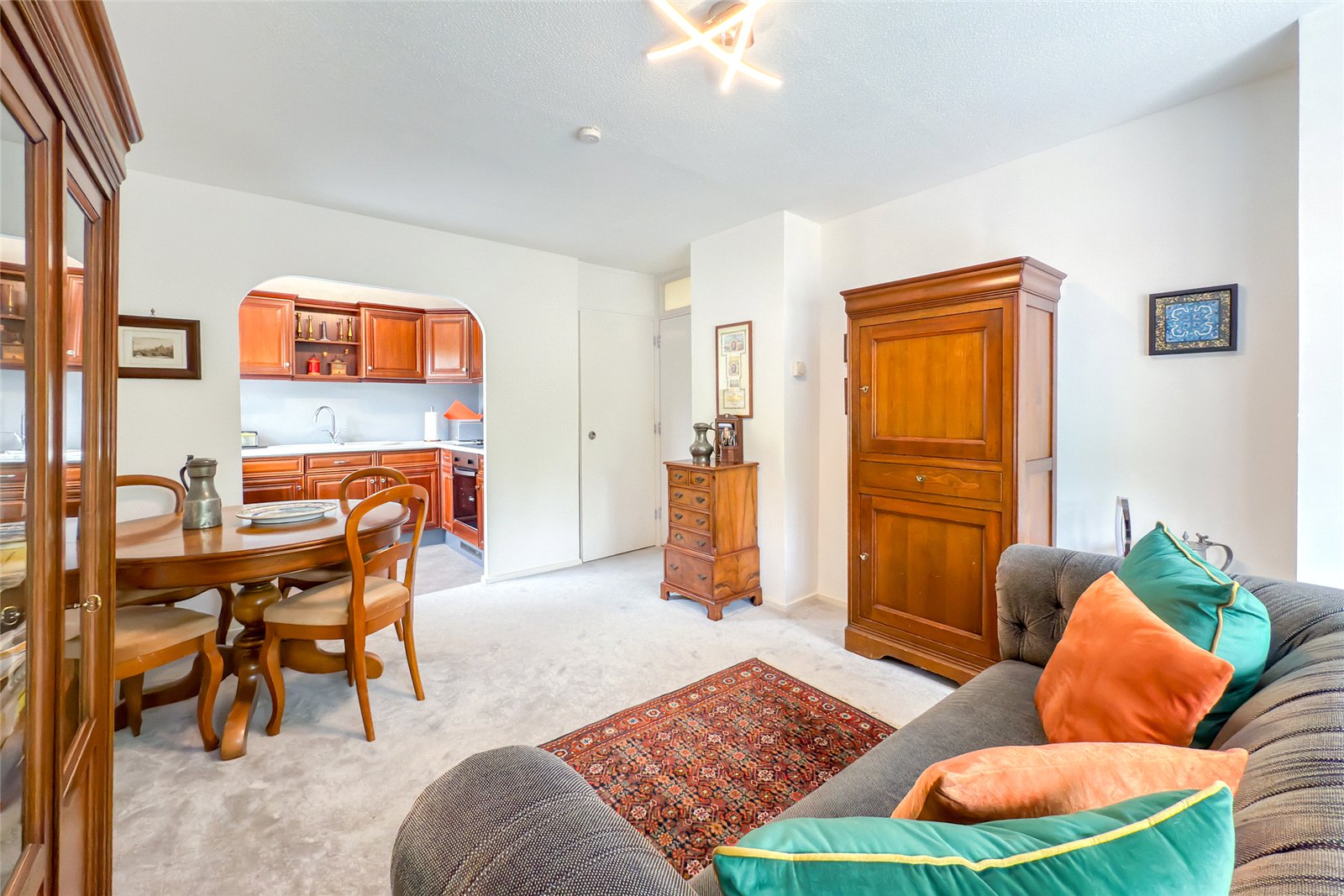 1 bed apartment for sale in Hawkshill, Dellfield, St. Albans, Hertfordshire, AL1  - Property Image 3