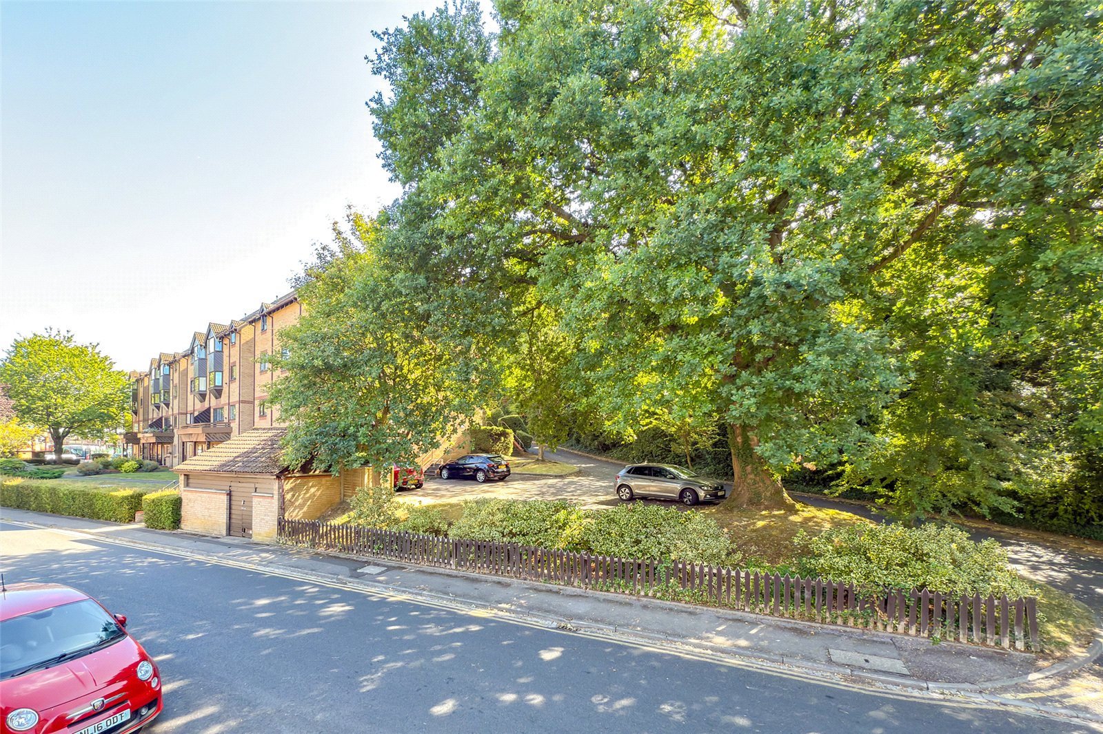 1 bed apartment for sale in Hawkshill, Dellfield, St. Albans, Hertfordshire, AL1  - Property Image 10