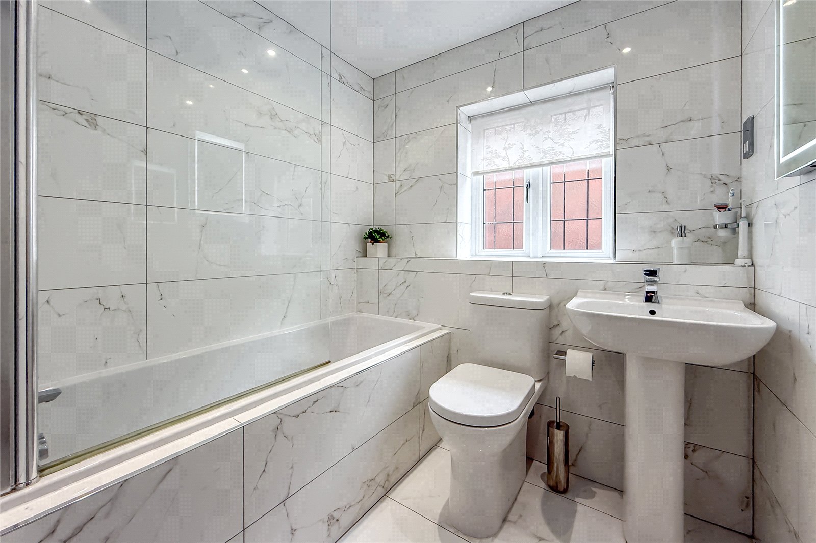 4 bed detached house for sale in Damson Way, St. Albans, Hertfordshire, AL4  - Property Image 12