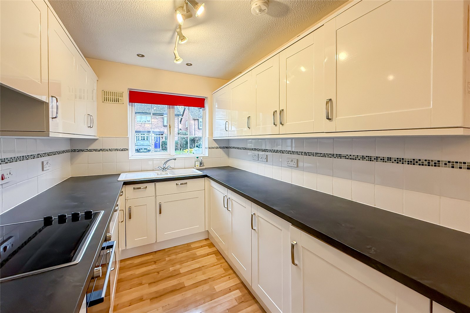 4 bed detached house for sale in Hardwicke Place, London Colney, St. Albans, Hertfordshire, AL2 - Property Image 3