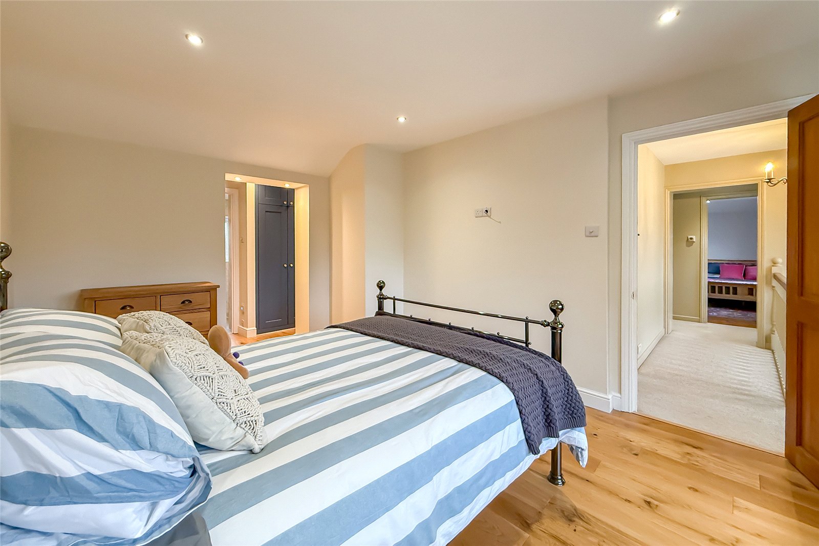 4 bed semi-detached house for sale in Woodland Drive, St. Albans, Hertfordshire, AL4 - Property Image 24