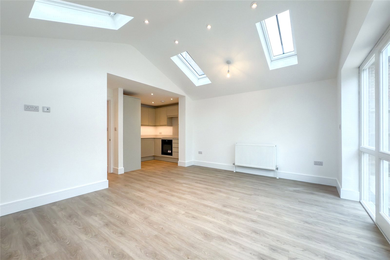 2 bed semi-detached house to rent in West Common, Harpenden, Hertfordshire, AL5  - Property Image 3