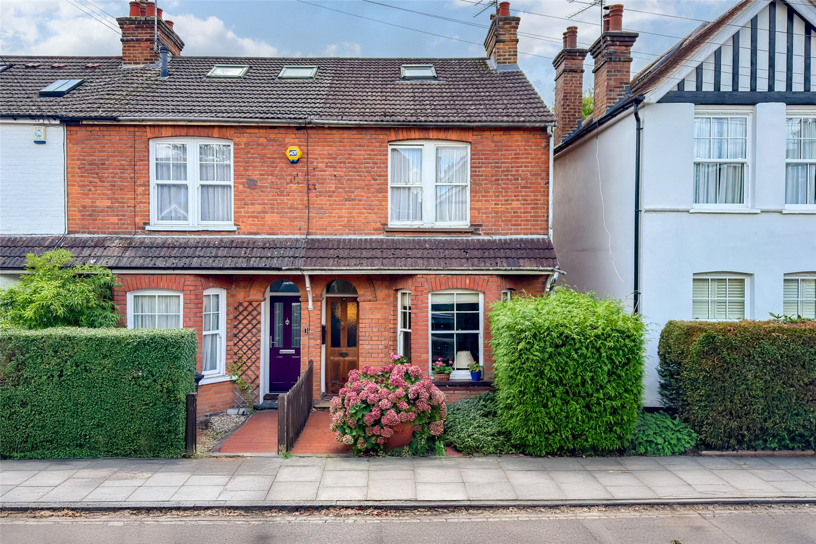 4 bed end of terrace house for sale in Brampton Road, St. Albans, Hertfordshire, AL1  - Property Image 1