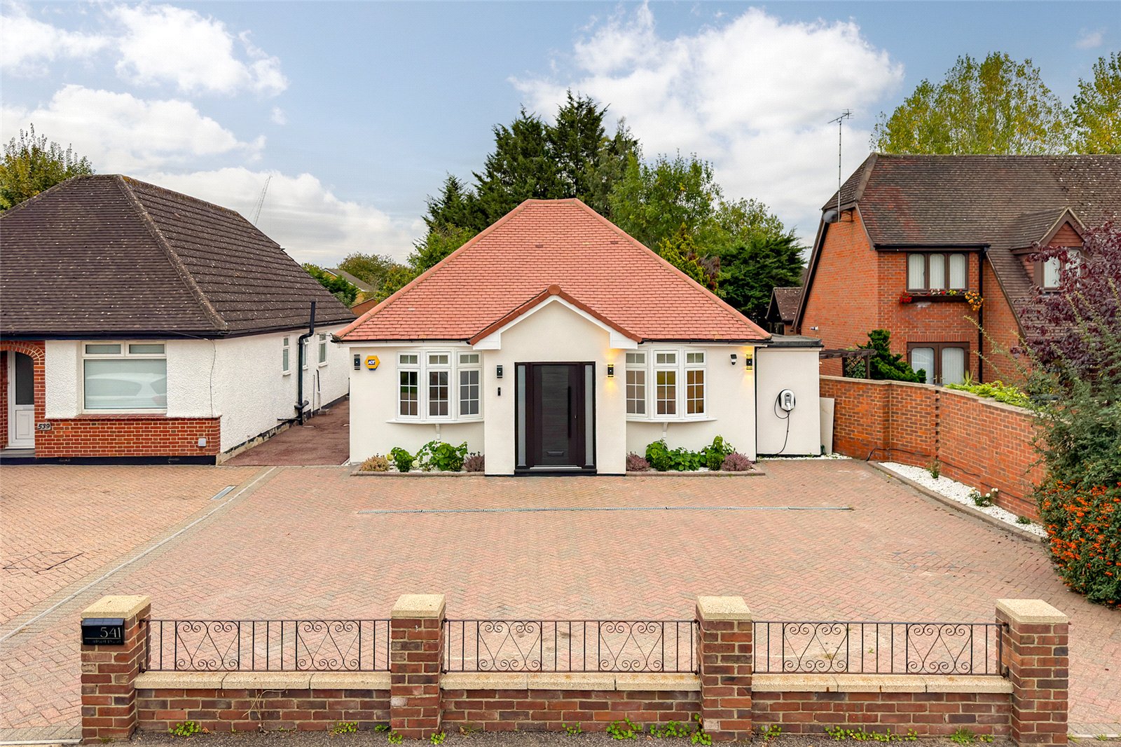 3 bed detached bungalow for sale in Watford Road, St. Albans, Hertfordshire, AL2  - Property Image 1