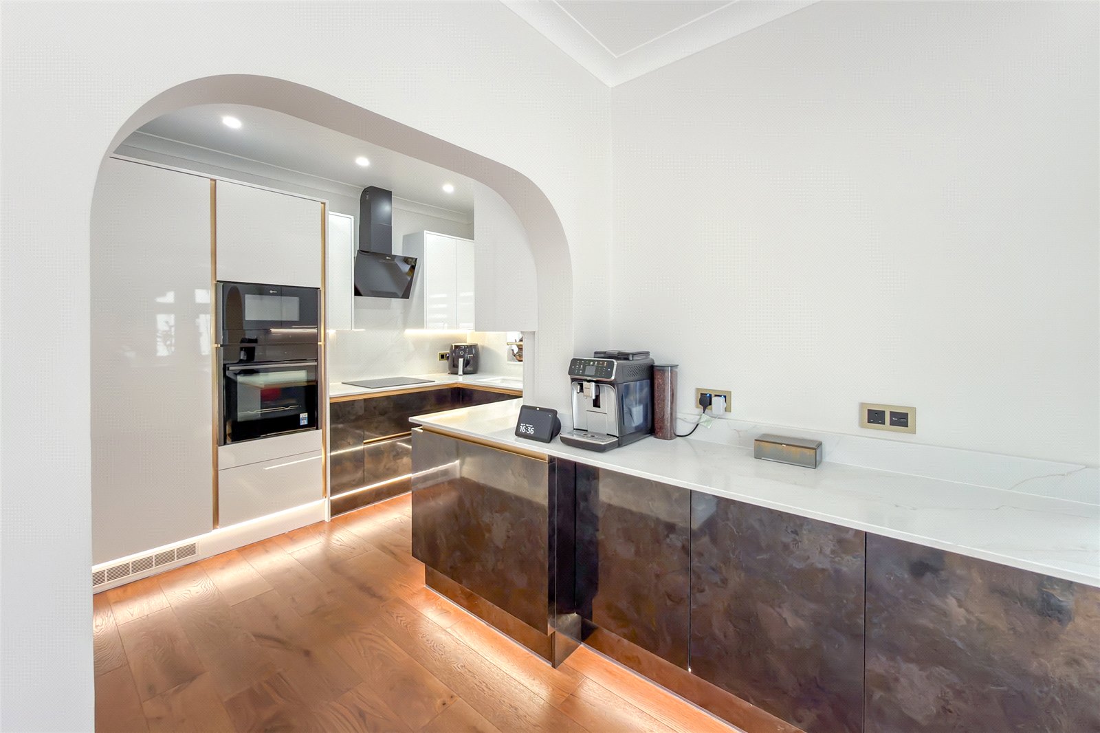 3 bed detached bungalow for sale in Watford Road, St. Albans, Hertfordshire, AL2  - Property Image 3