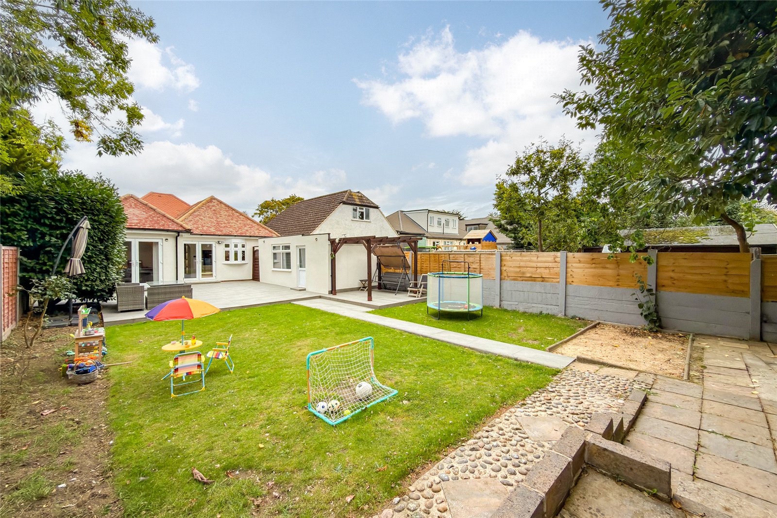 3 bed detached bungalow for sale in Watford Road, St. Albans, Hertfordshire, AL2  - Property Image 9
