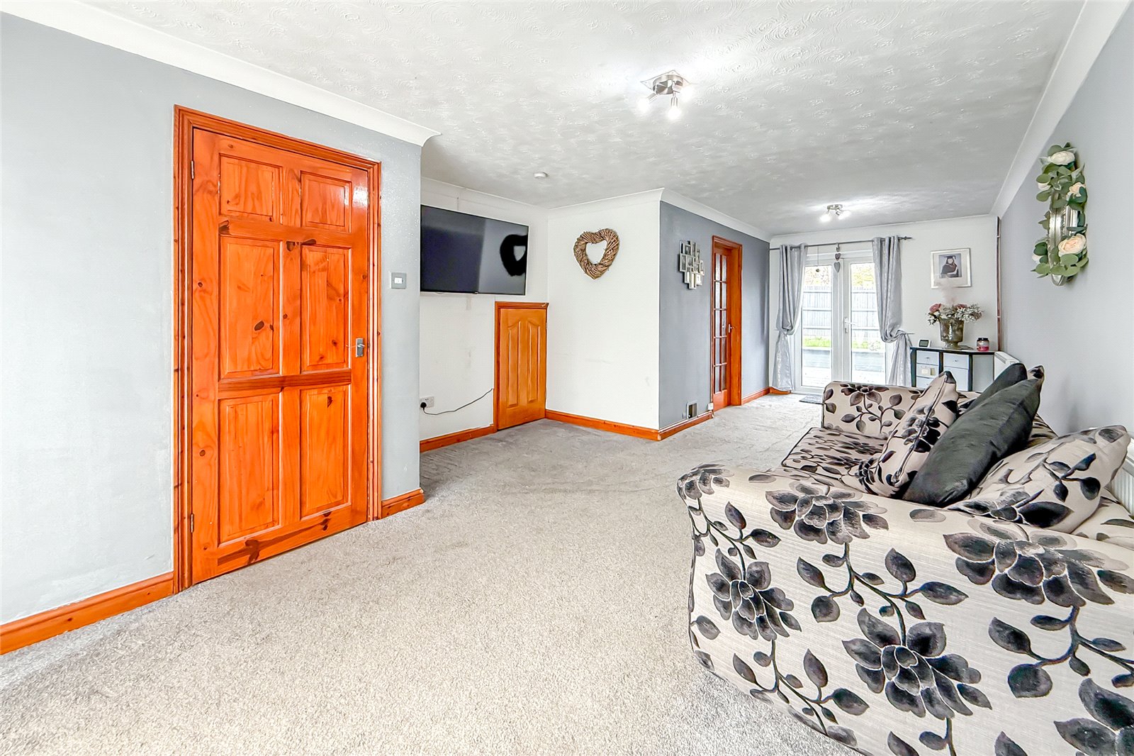 3 bed terraced house for sale in Elizabeth Court, St. Albans, Hertfordshire, AL4  - Property Image 4