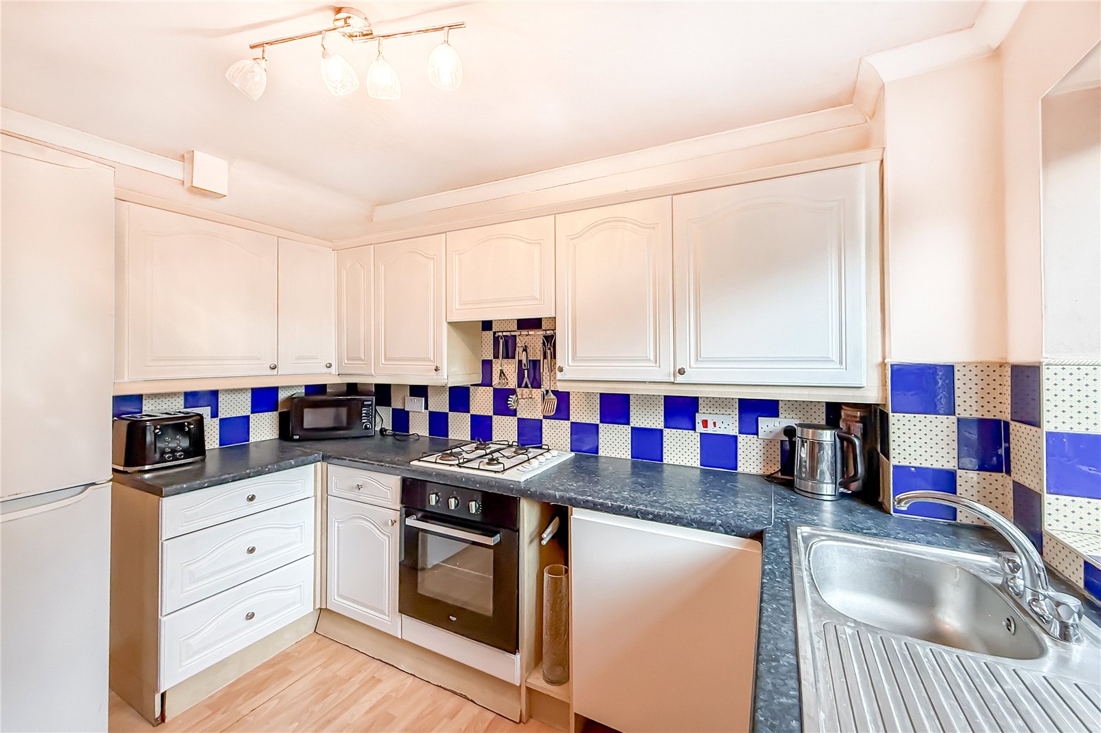 3 bed terraced house for sale in Elizabeth Court, St. Albans, Hertfordshire, AL4  - Property Image 2