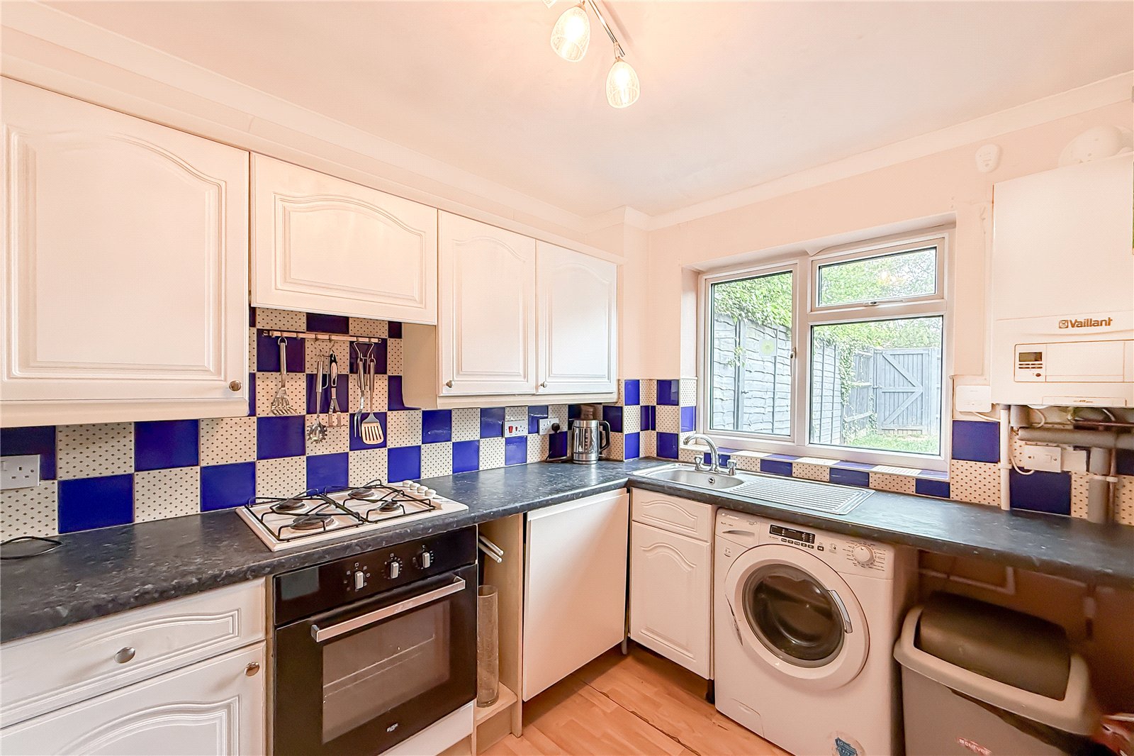 3 bed terraced house for sale in Elizabeth Court, St. Albans, Hertfordshire, AL4  - Property Image 13