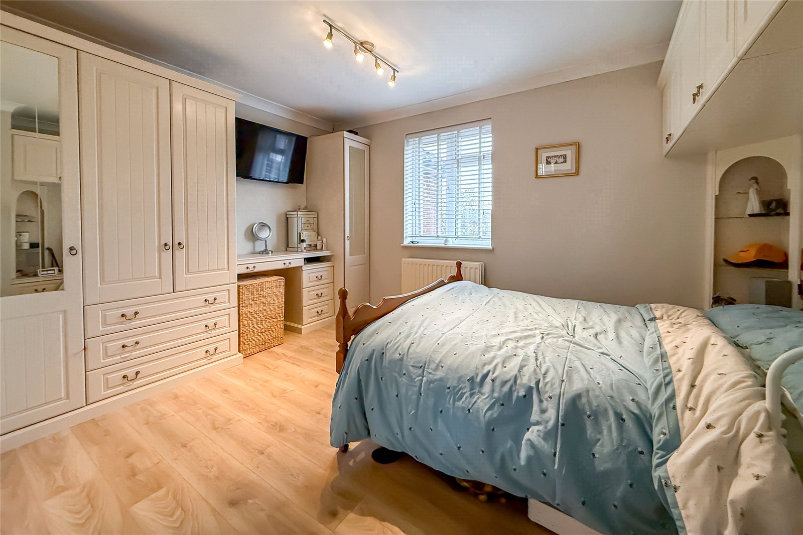 3 bed terraced house for sale in High Oaks, St. Albans, Hertfordshire, AL3  - Property Image 5