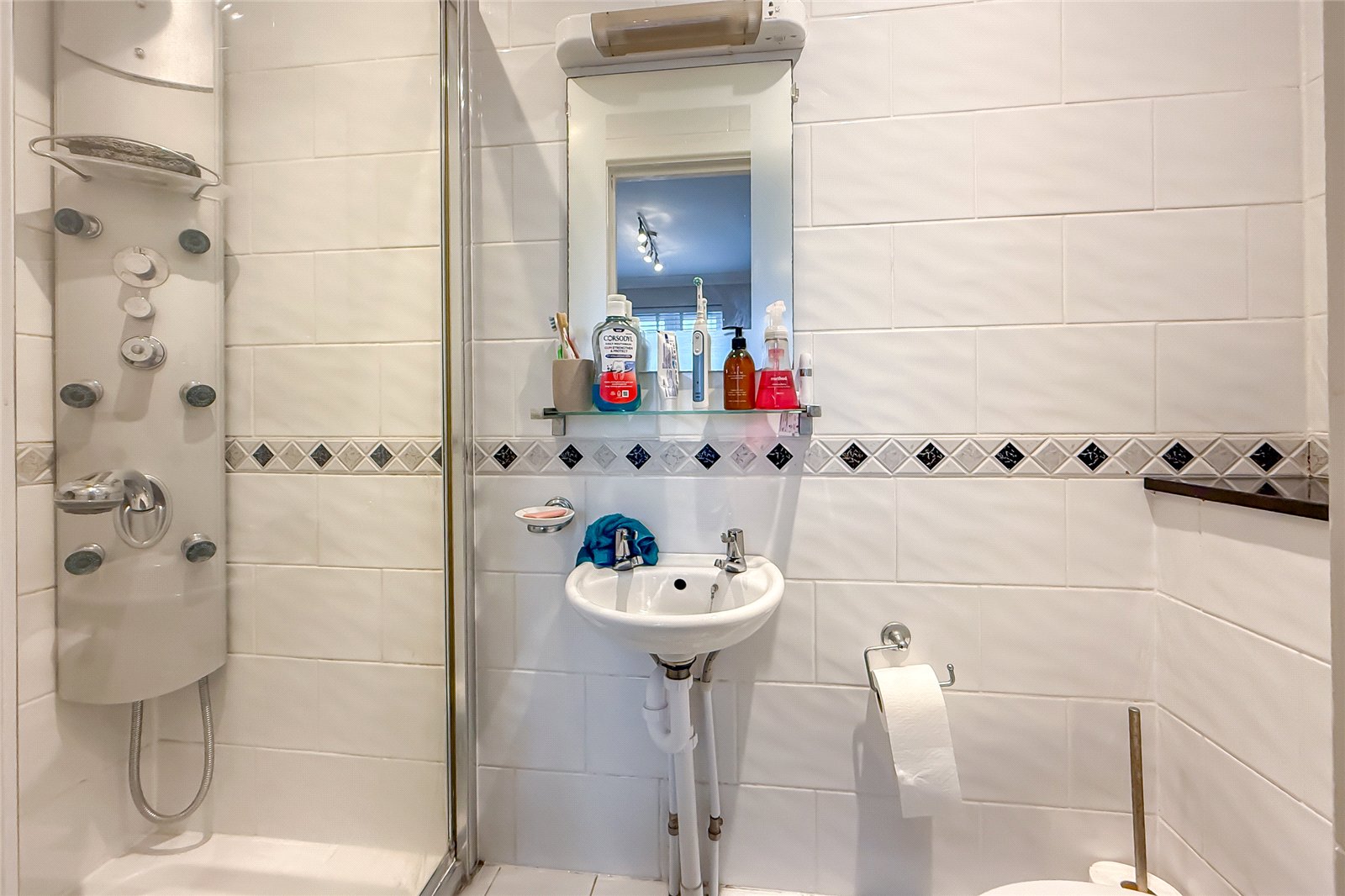 3 bed terraced house for sale in High Oaks, St. Albans, Hertfordshire, AL3  - Property Image 10