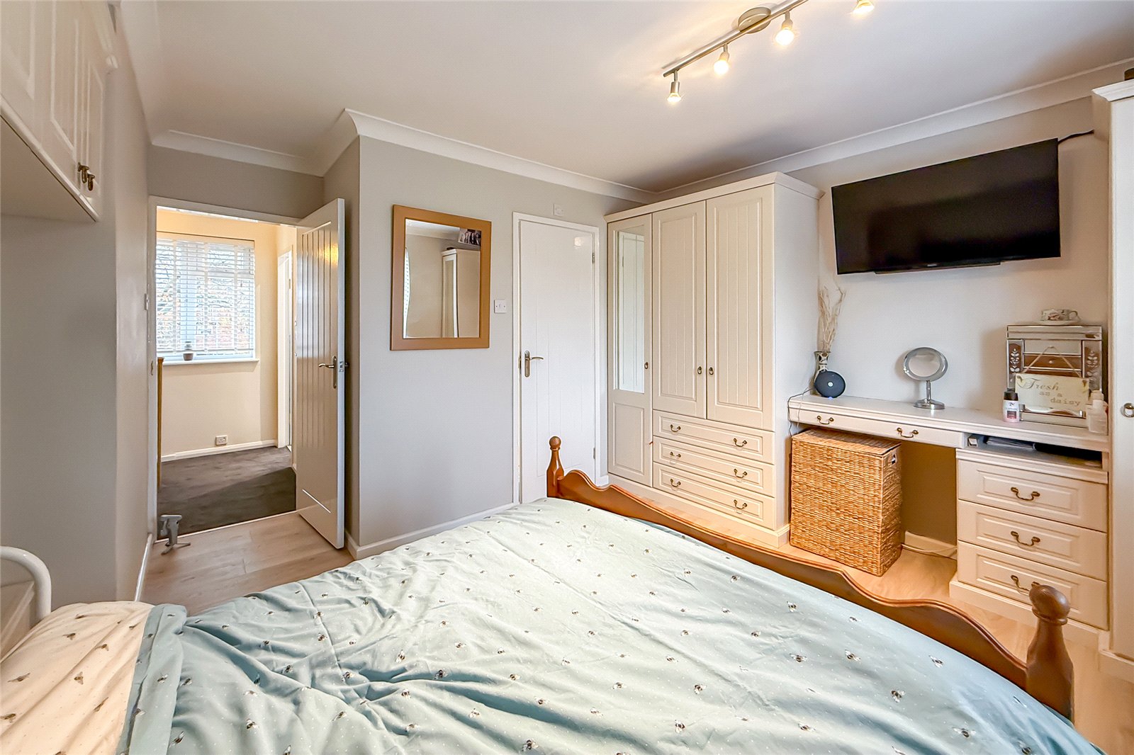 3 bed terraced house for sale in High Oaks, St. Albans, Hertfordshire, AL3  - Property Image 20