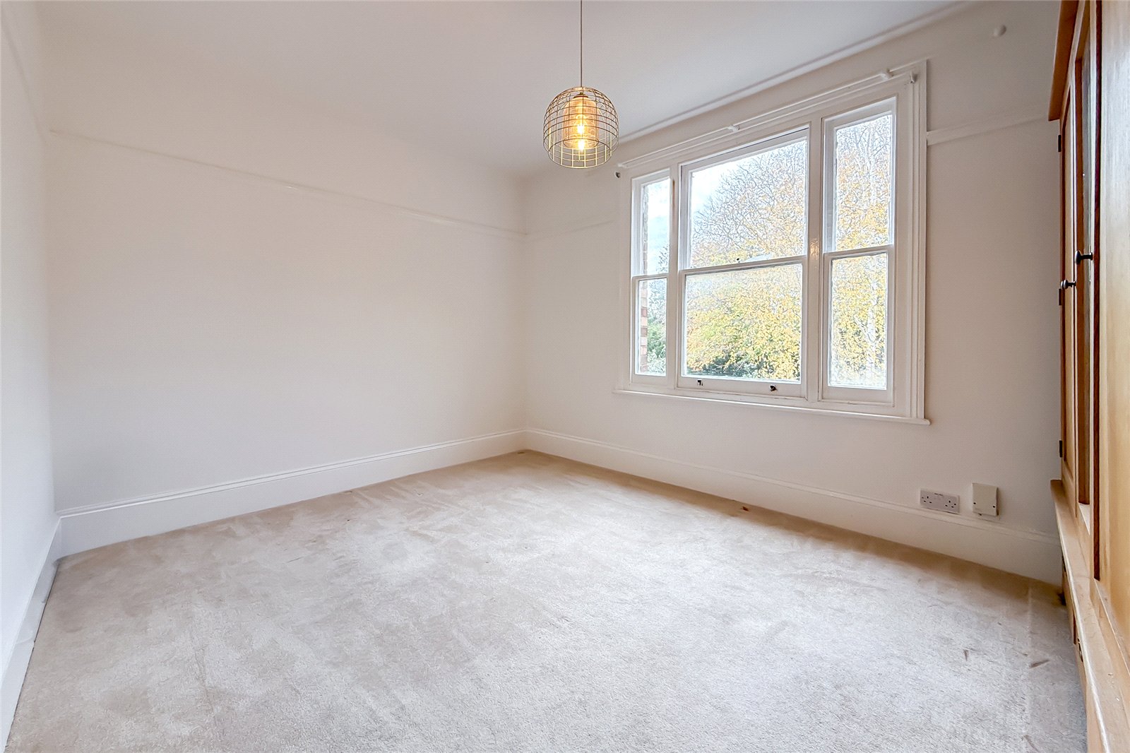 1 bed apartment for sale in Laguna Court, 35 Beaconsfield Road, St. Albans, Hertfordshire, AL1 - Property Image 8