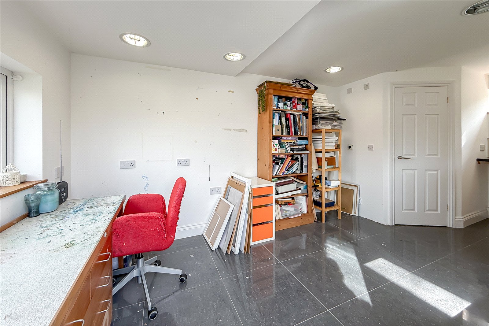2 bed terraced house for sale in White Hedge Drive, St. Albans, Hertfordshire, AL3  - Property Image 11
