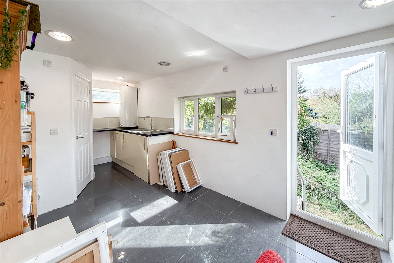 2 bed terraced house for sale in White Hedge Drive, St. Albans, Hertfordshire, AL3  - Property Image 14