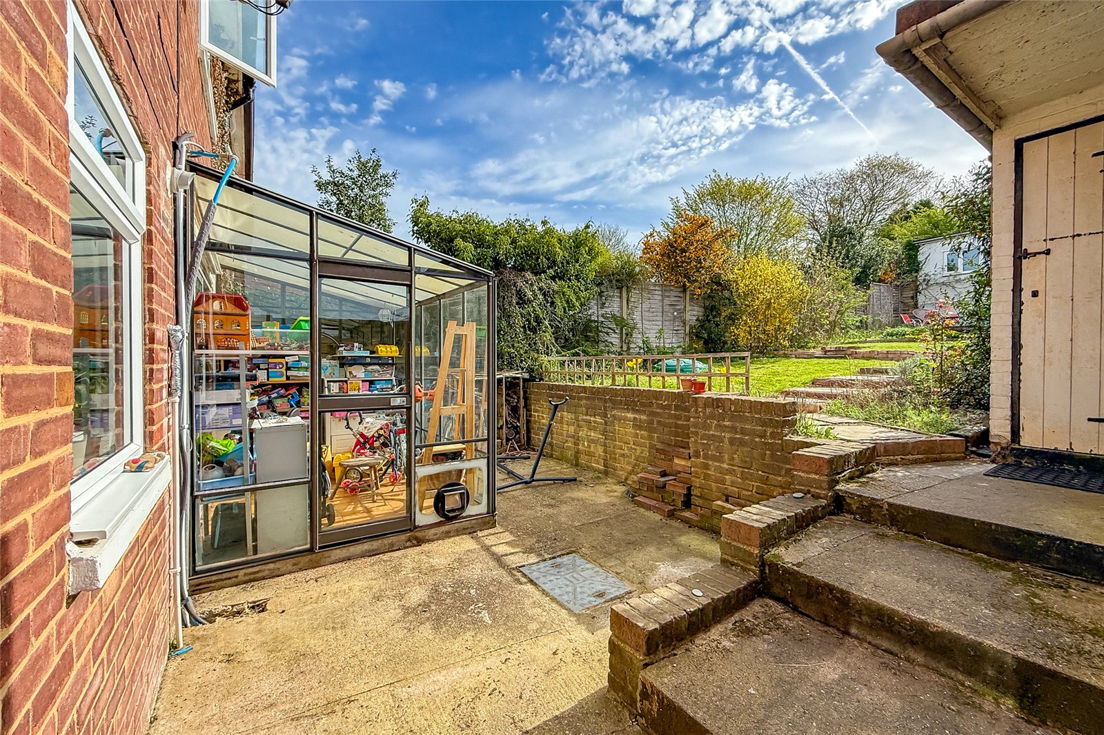 2 bed terraced house for sale in White Hedge Drive, St. Albans, Hertfordshire, AL3  - Property Image 17