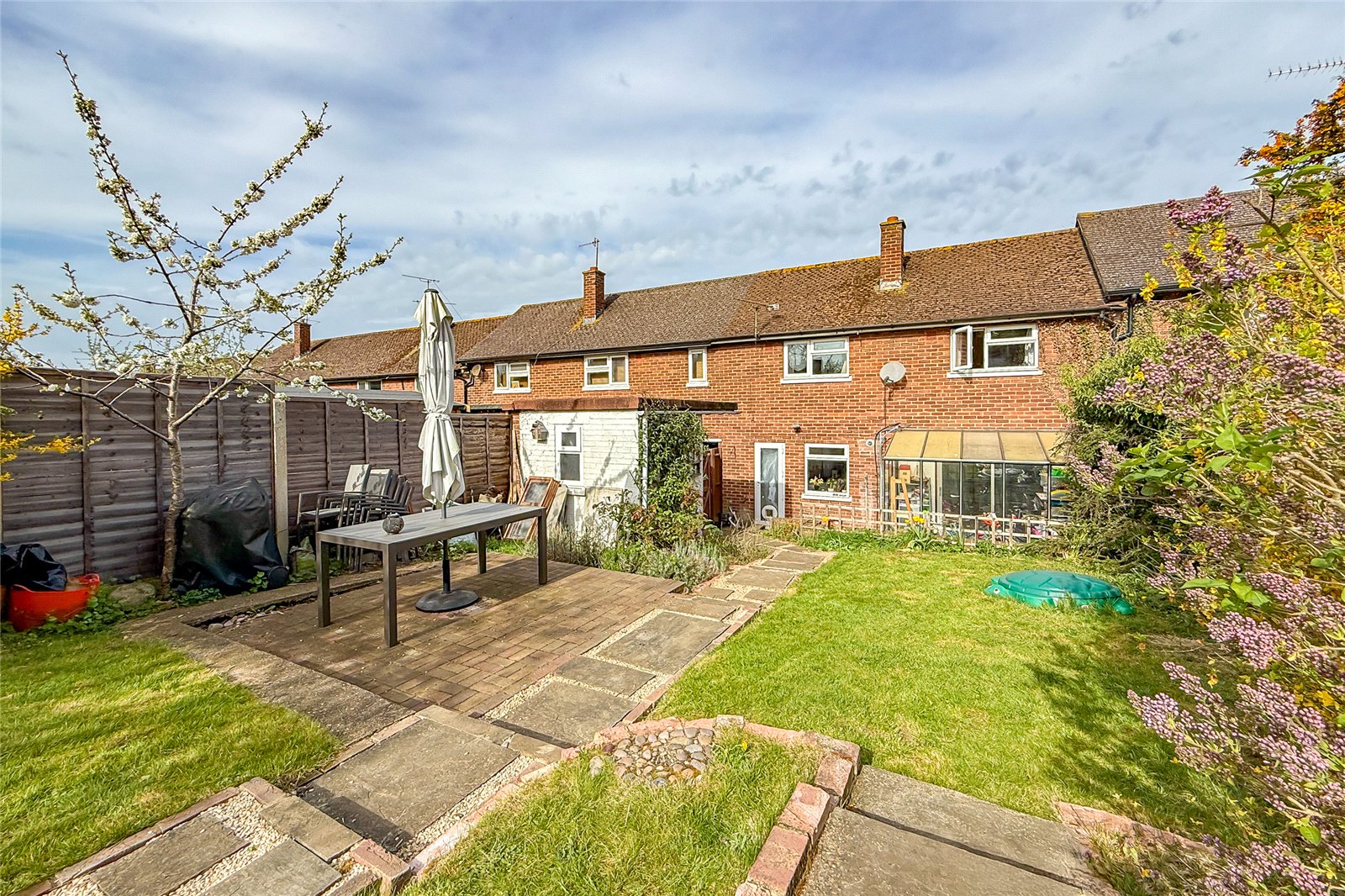 2 bed terraced house for sale in White Hedge Drive, St. Albans, Hertfordshire, AL3  - Property Image 20