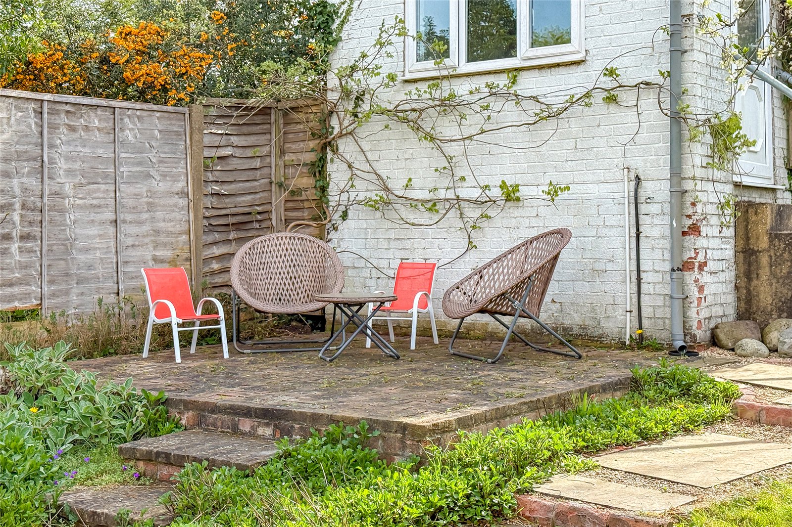 2 bed terraced house for sale in White Hedge Drive, St. Albans, Hertfordshire, AL3  - Property Image 10
