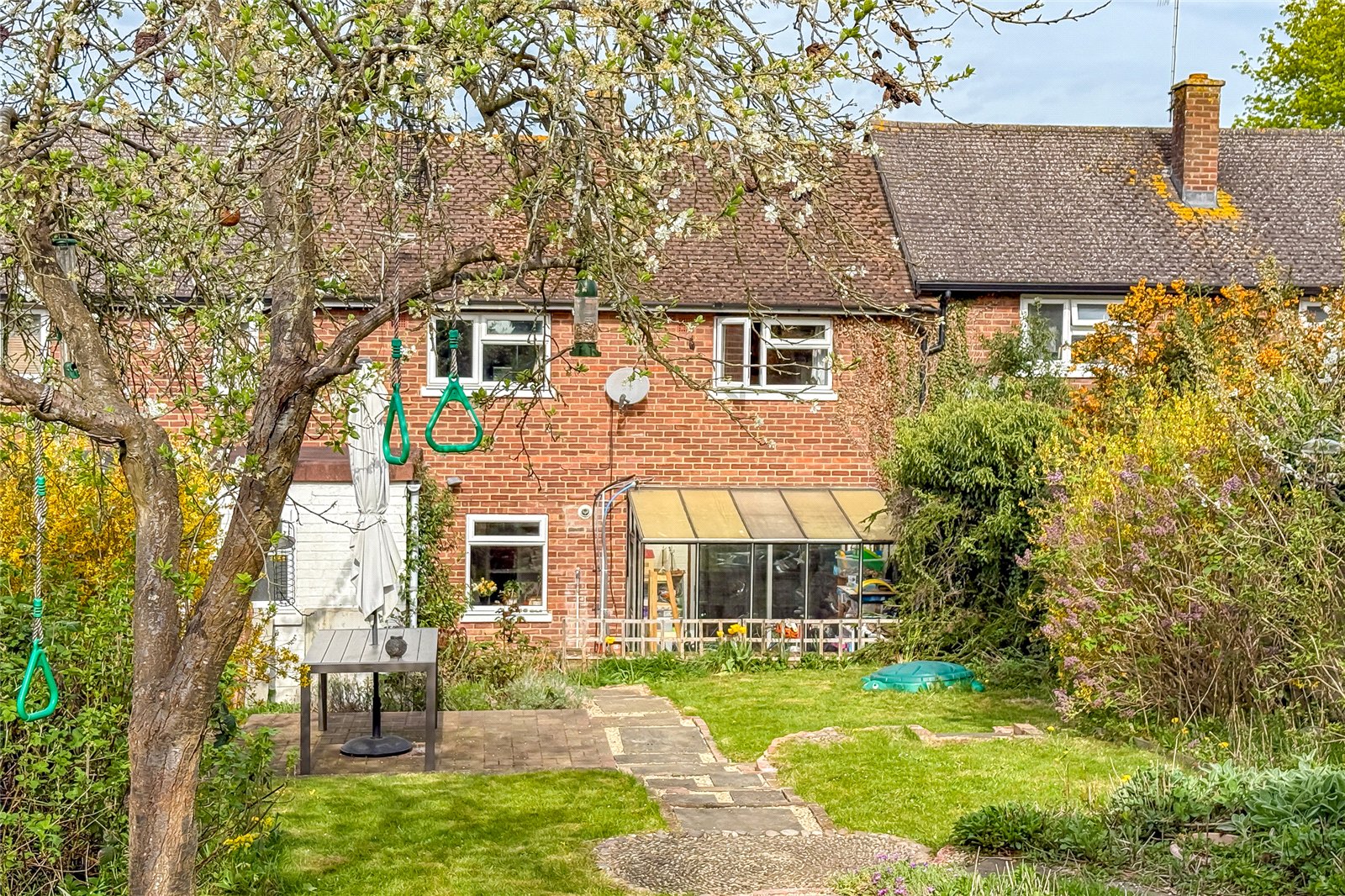 2 bed terraced house for sale in White Hedge Drive, St. Albans, Hertfordshire, AL3  - Property Image 9