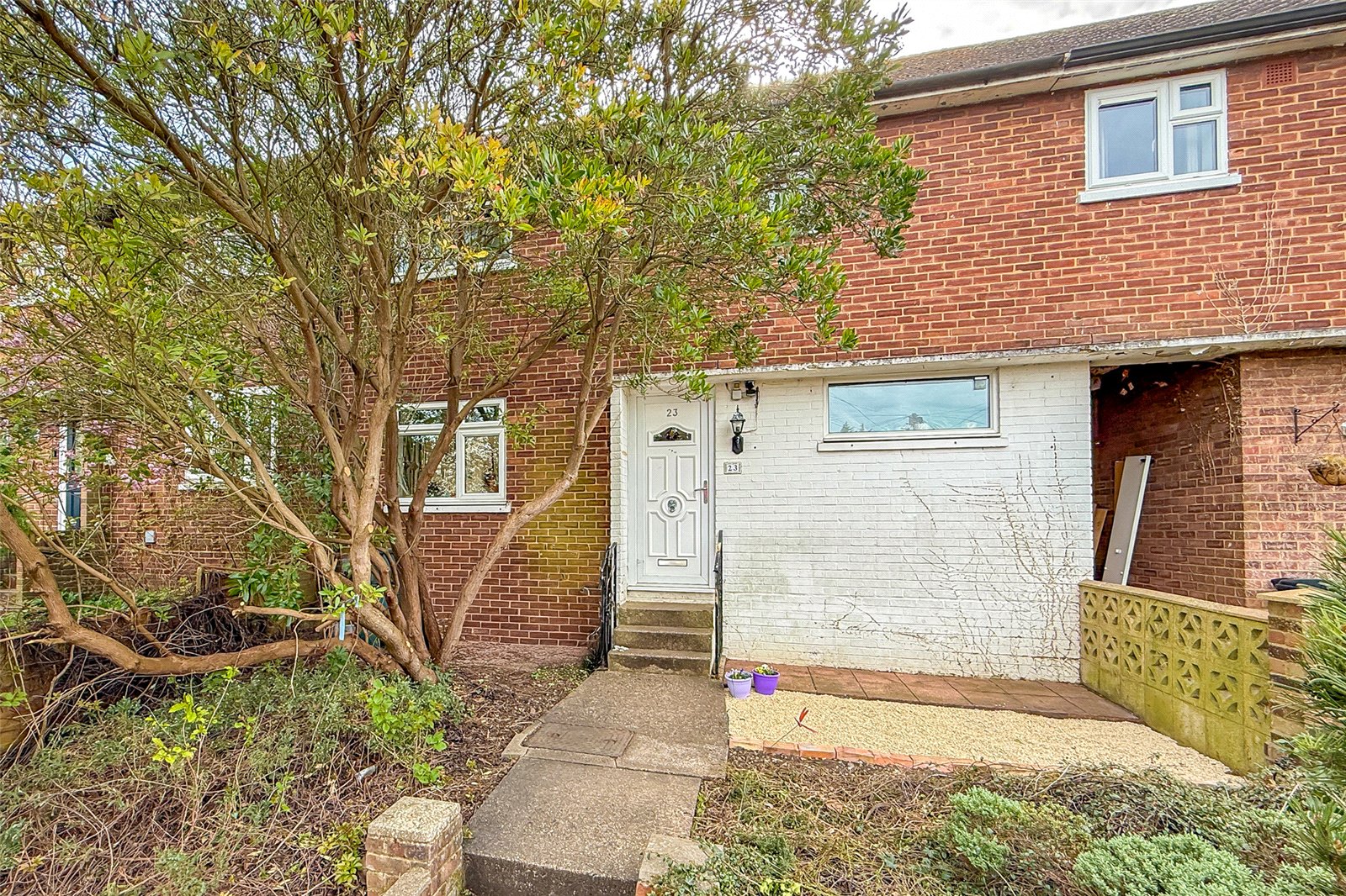 2 bed terraced house for sale in White Hedge Drive, St. Albans, Hertfordshire, AL3  - Property Image 2