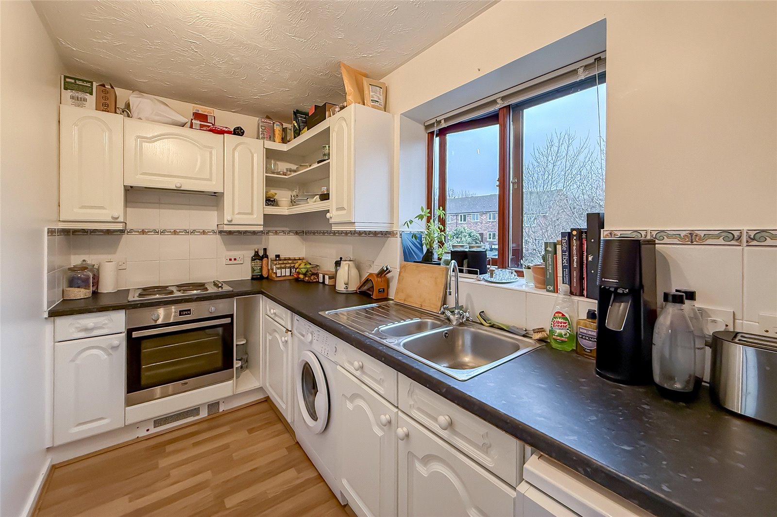 2 bed apartment for sale in Millers Rise, St. Albans, Hertfordshire, AL1  - Property Image 4