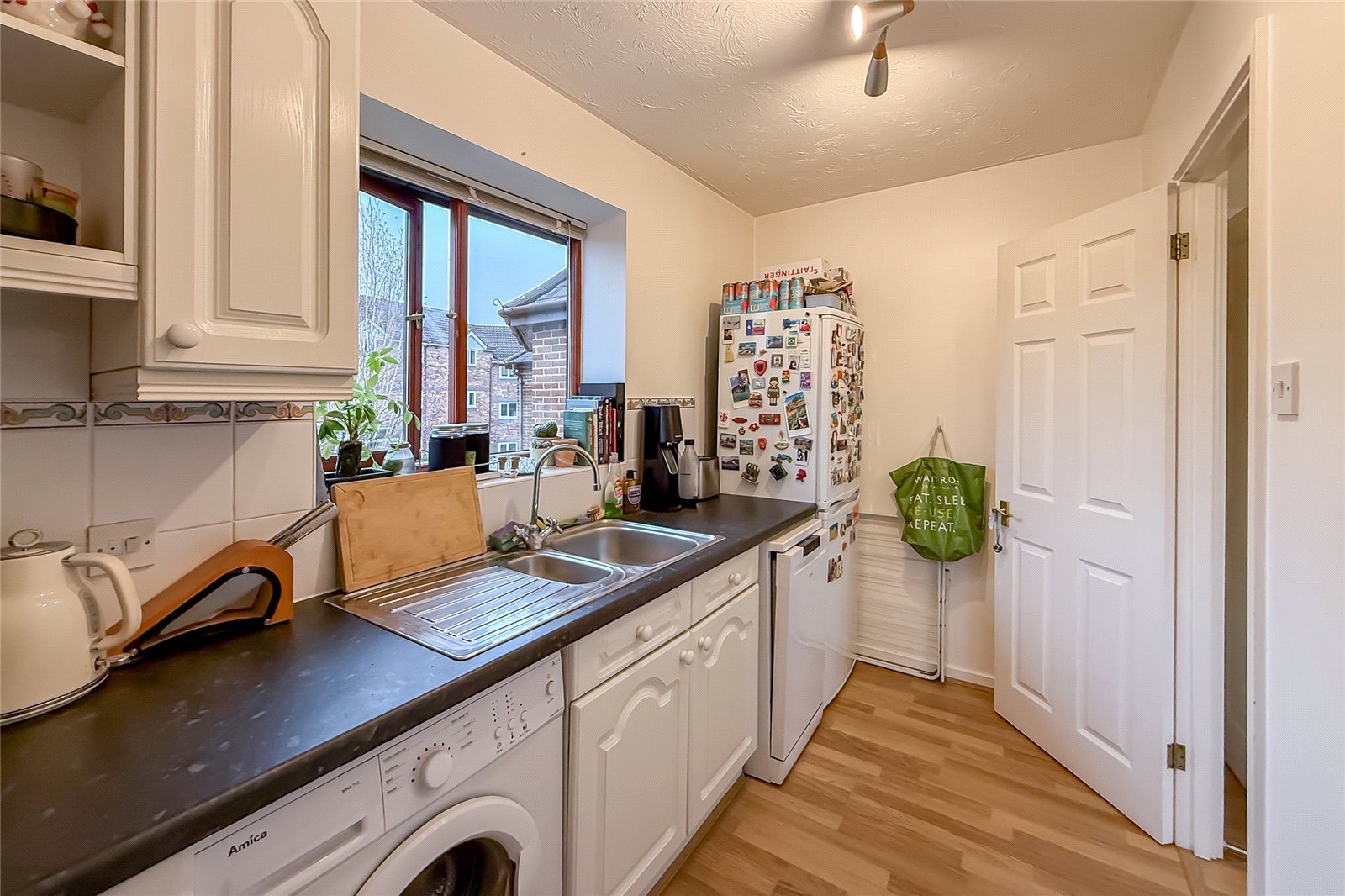 2 bed apartment for sale in Millers Rise, St. Albans, Hertfordshire, AL1  - Property Image 5