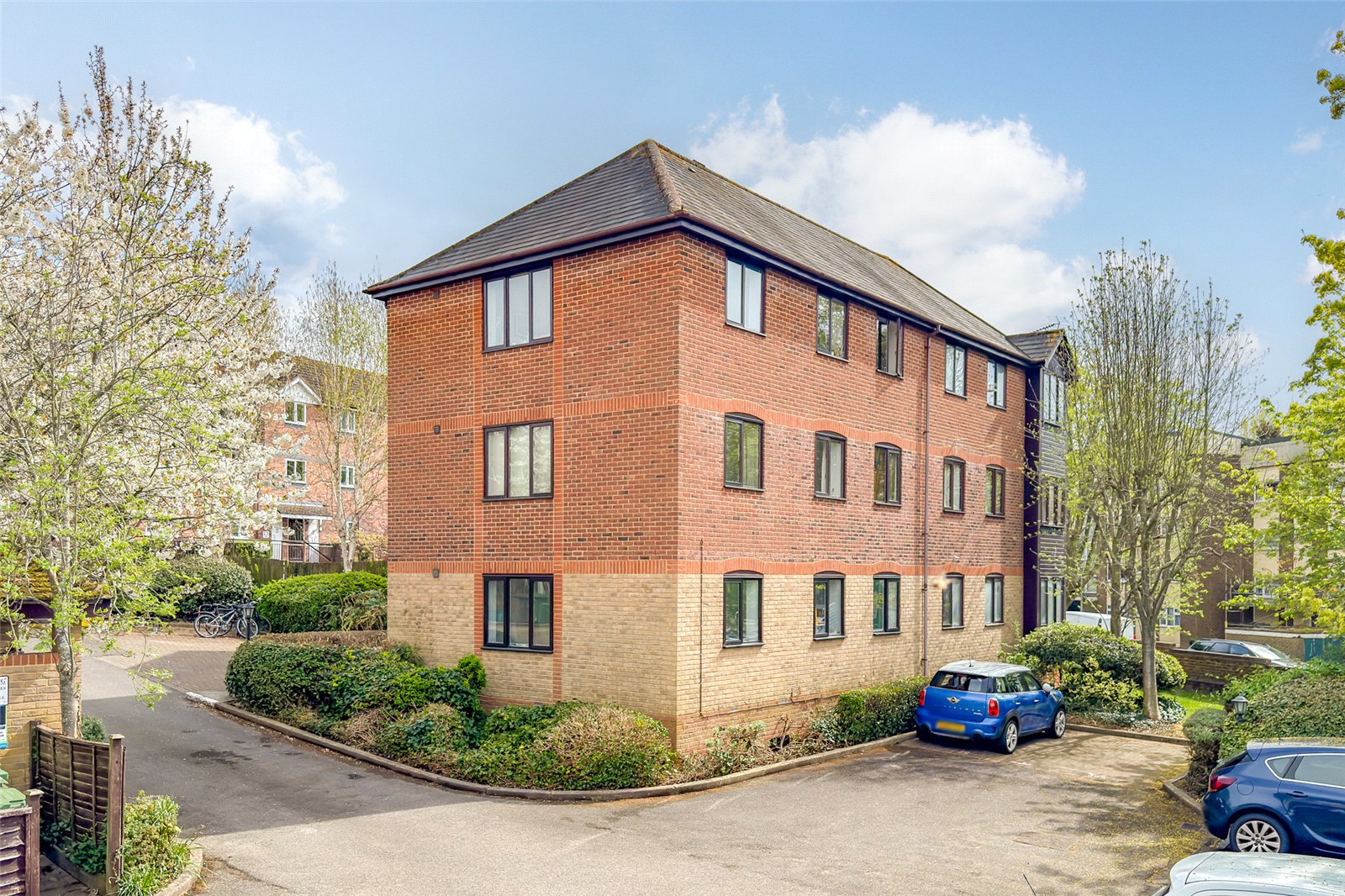 2 bed apartment for sale in Millers Rise, St. Albans, Hertfordshire, AL1  - Property Image 12