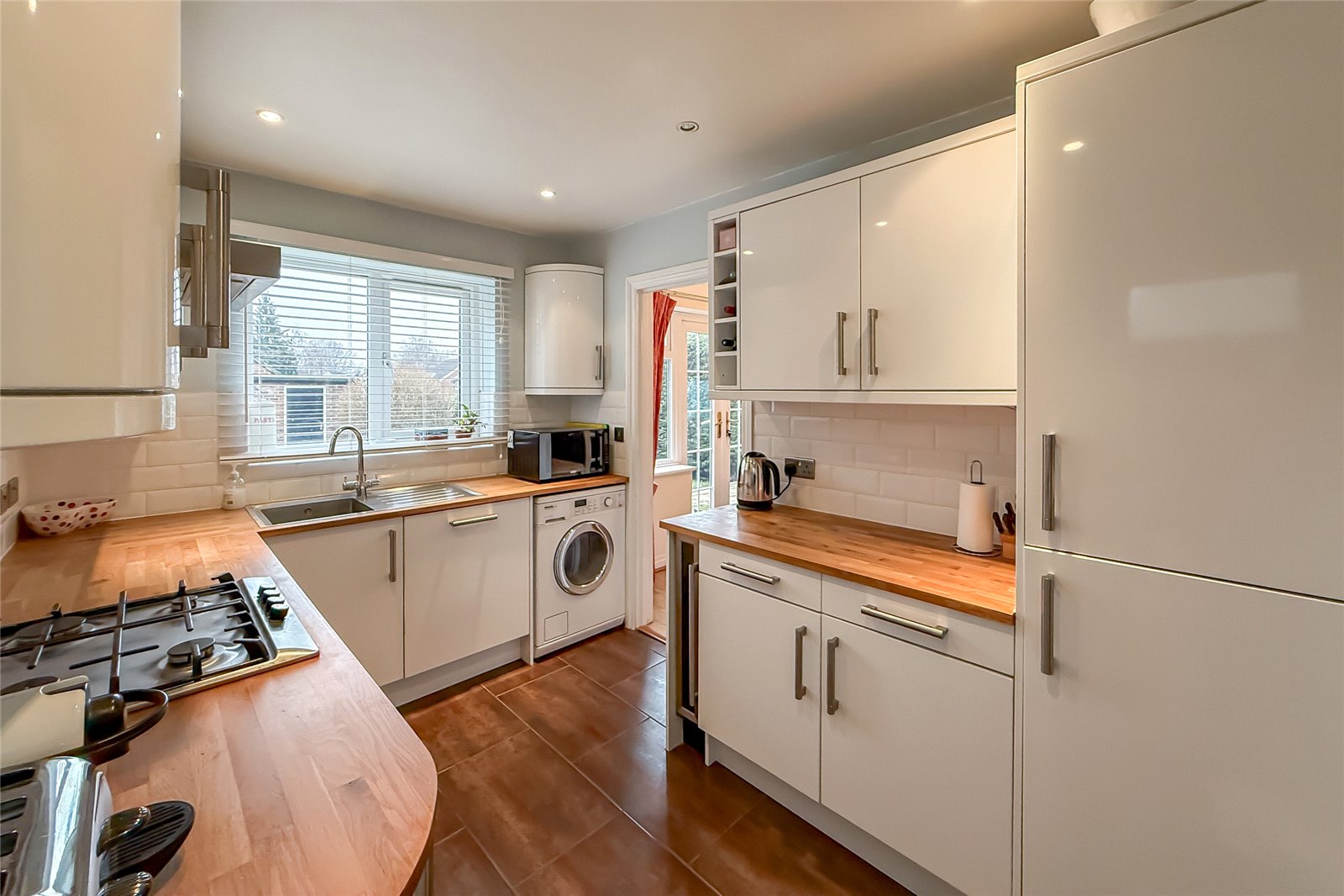 3 bed detached house for sale in St. Vincent Drive, St. Albans, Hertfordshire, AL1 - Property Image 2