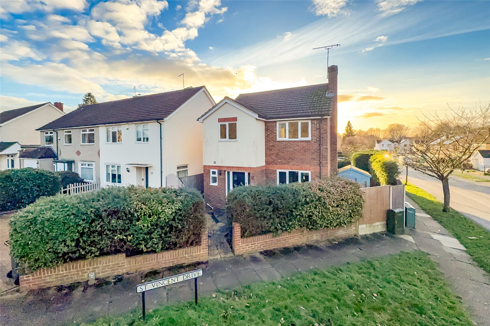 3 bed detached house for sale in St. Vincent Drive, St. Albans, Hertfordshire, AL1
