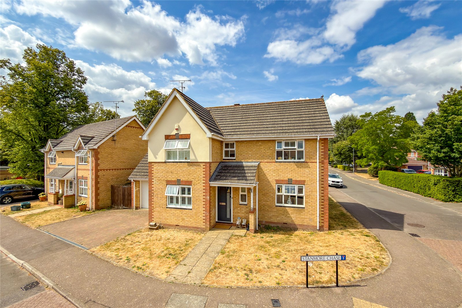 4 bed detached house for sale in Stanmore Chase, St. Albans, Hertfordshire, AL4 - Property Image 1