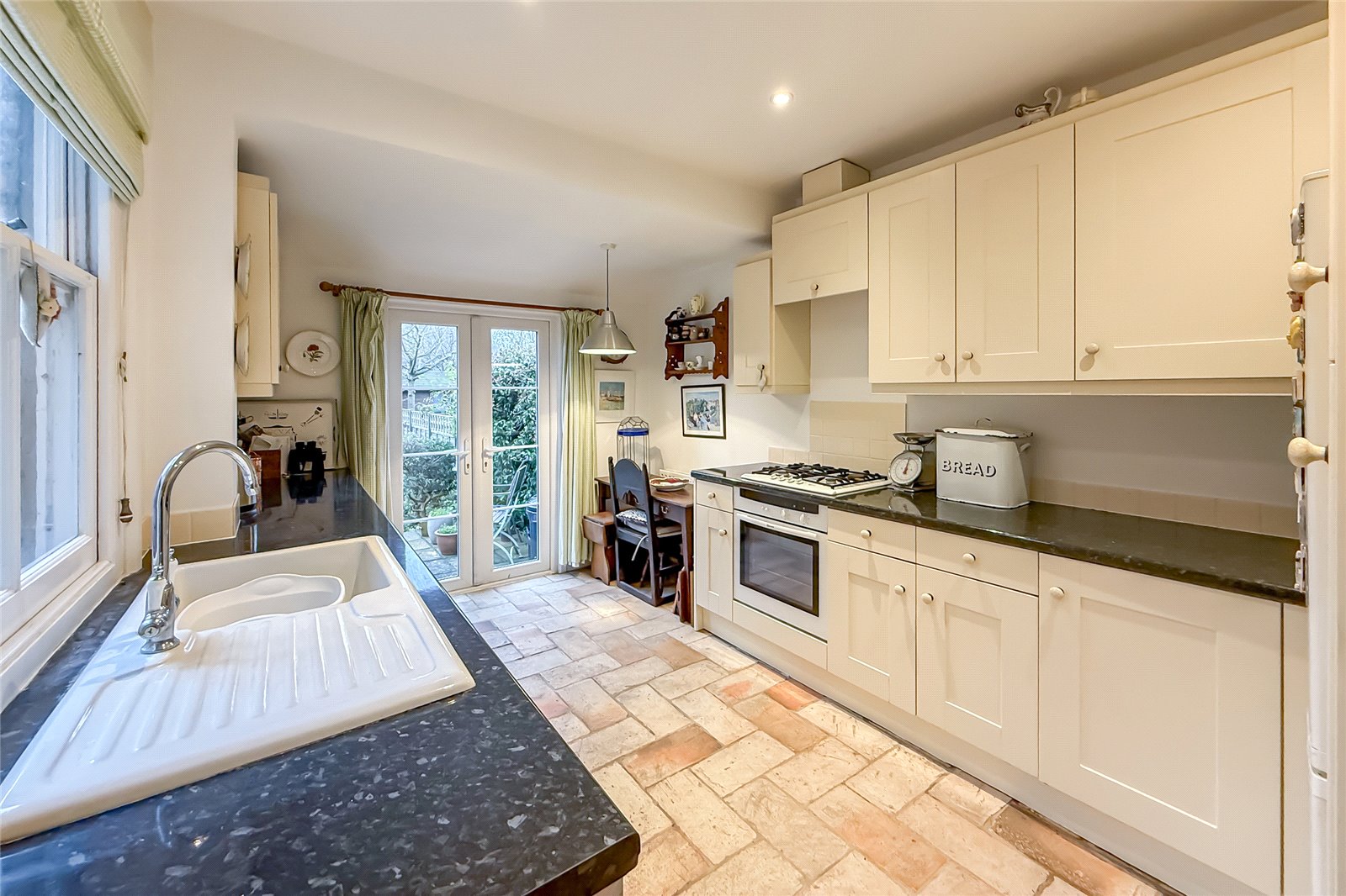 2 bed terraced house for sale in Brampton Road, St. Albans, Hertfordshire, AL1  - Property Image 2