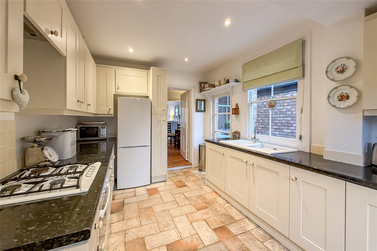 2 bed terraced house for sale in Brampton Road, St. Albans, Hertfordshire, AL1  - Property Image 3