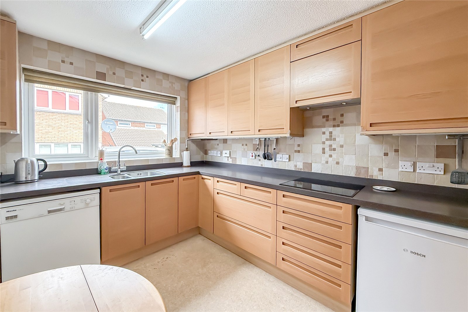 4 bed detached house for sale in Craiglands, St. Albans, Hertfordshire, AL4 - Property Image 2