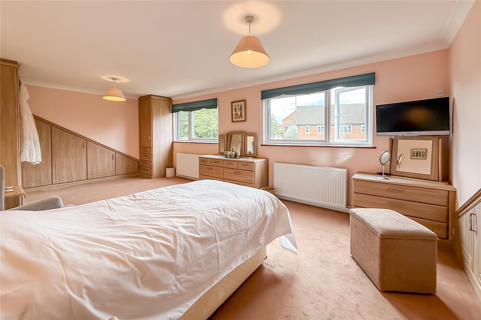 4 bed detached house for sale in Craiglands, St. Albans, Hertfordshire, AL4 - Property Image 6