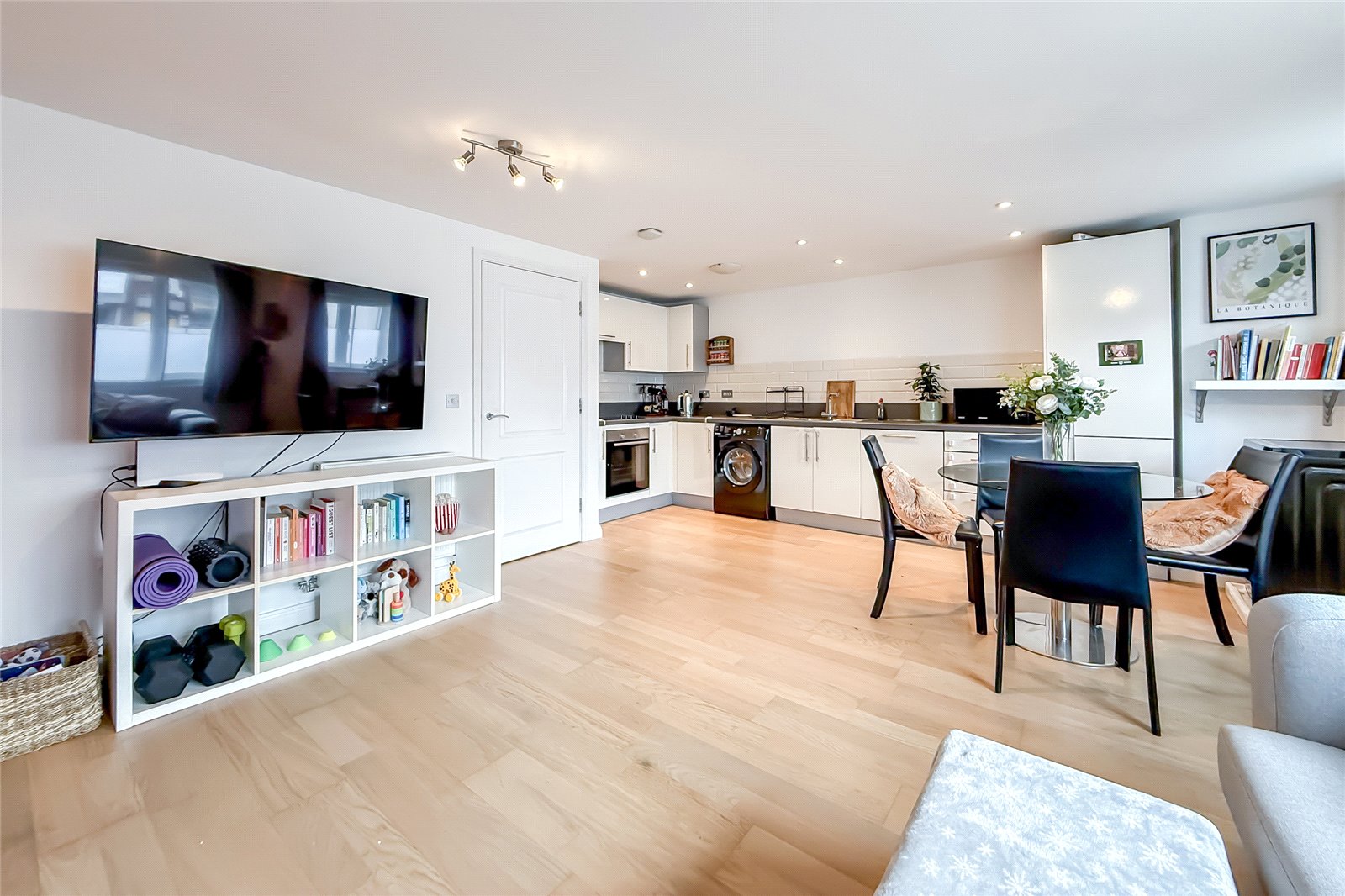 2 bed ground floor flat for sale in Hatfield Road, St. Albans, Hertfordshire, AL1 - Property Image 2