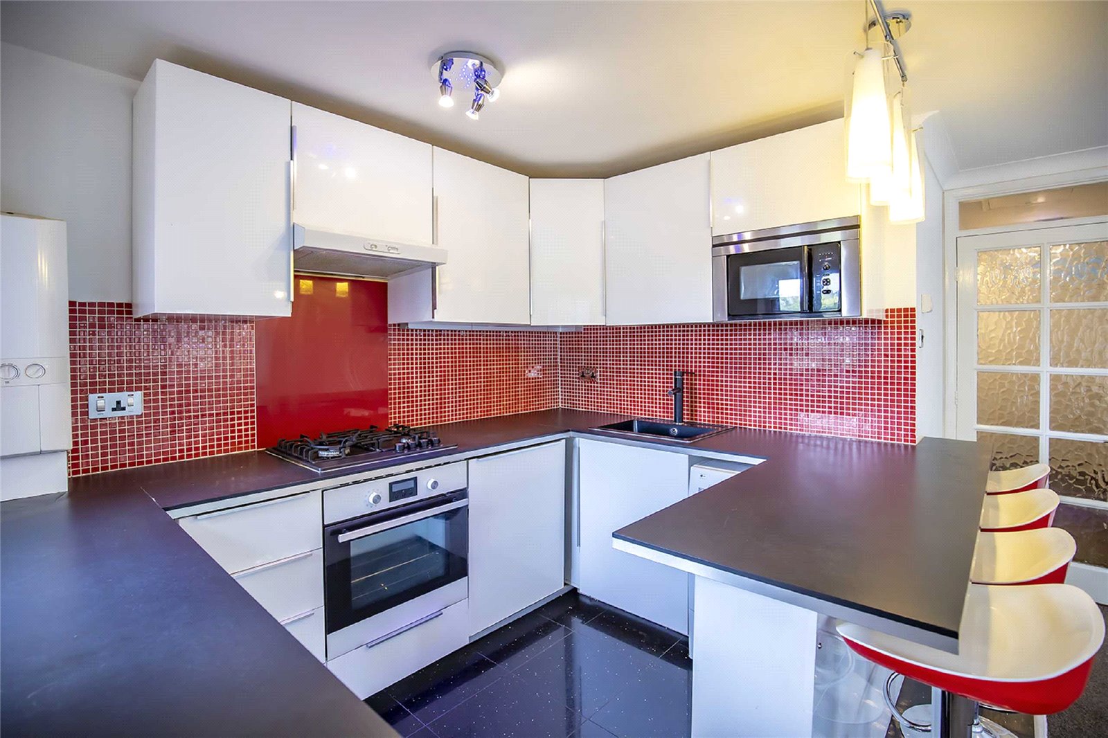 2 bed apartment for sale in Balfour Court, Station Road, Harpenden, Hertfordshire, AL5 - Property Image 3