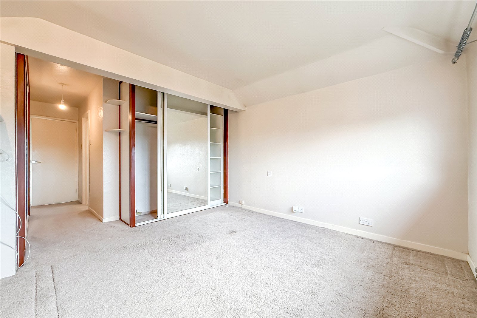 3 bed semi-detached house for sale in St. Vincent Drive, St. Albans, Hertfordshire, AL1  - Property Image 6