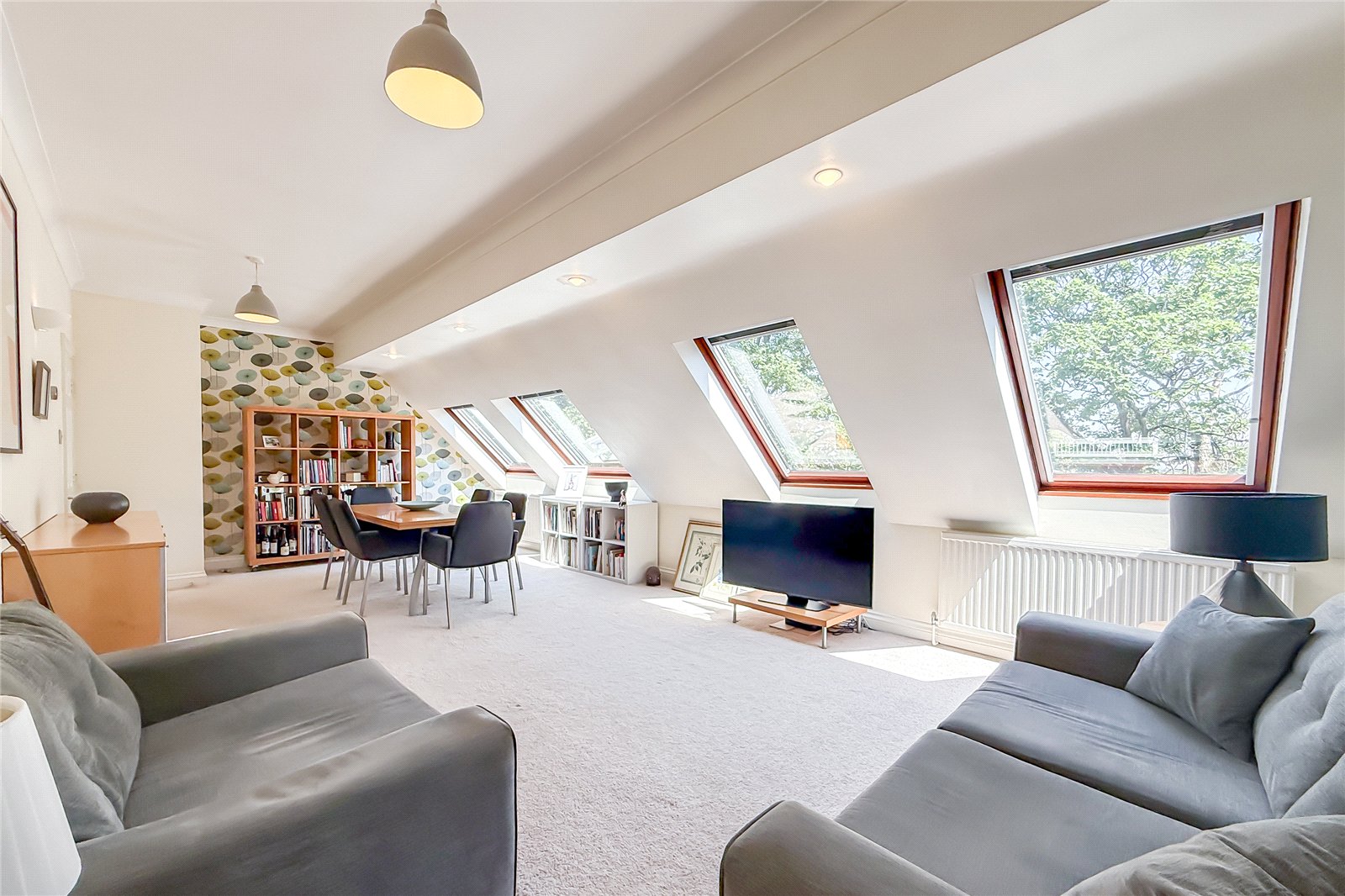 2 bed apartment for sale in Lichfield Place, Lemsford Road, St. Albans, Hertfordshire, AL1  - Property Image 2