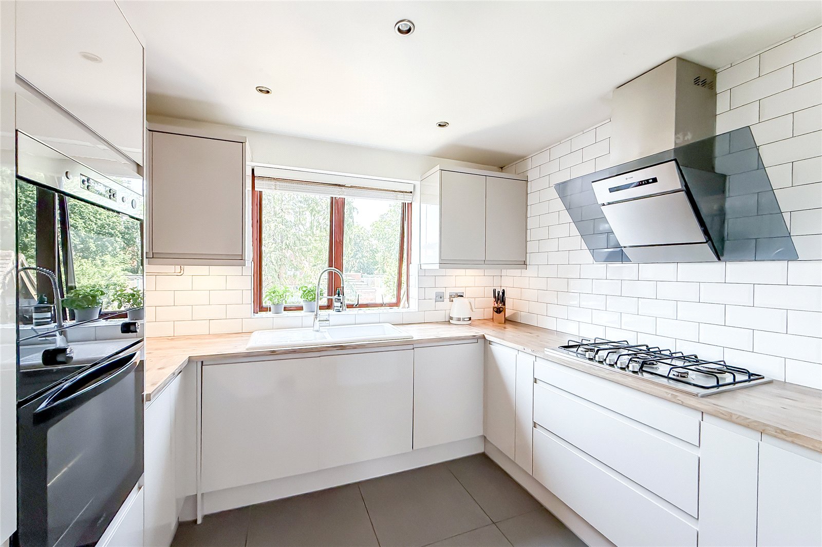 2 bed apartment for sale in Lichfield Place, Lemsford Road, St. Albans, Hertfordshire, AL1  - Property Image 3