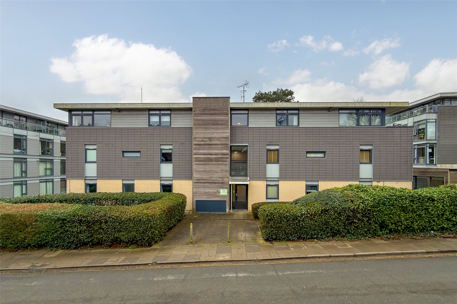 1 bed apartment for sale in Newsom Place, Manor Road, St. Albans, Hertfordshire, AL1