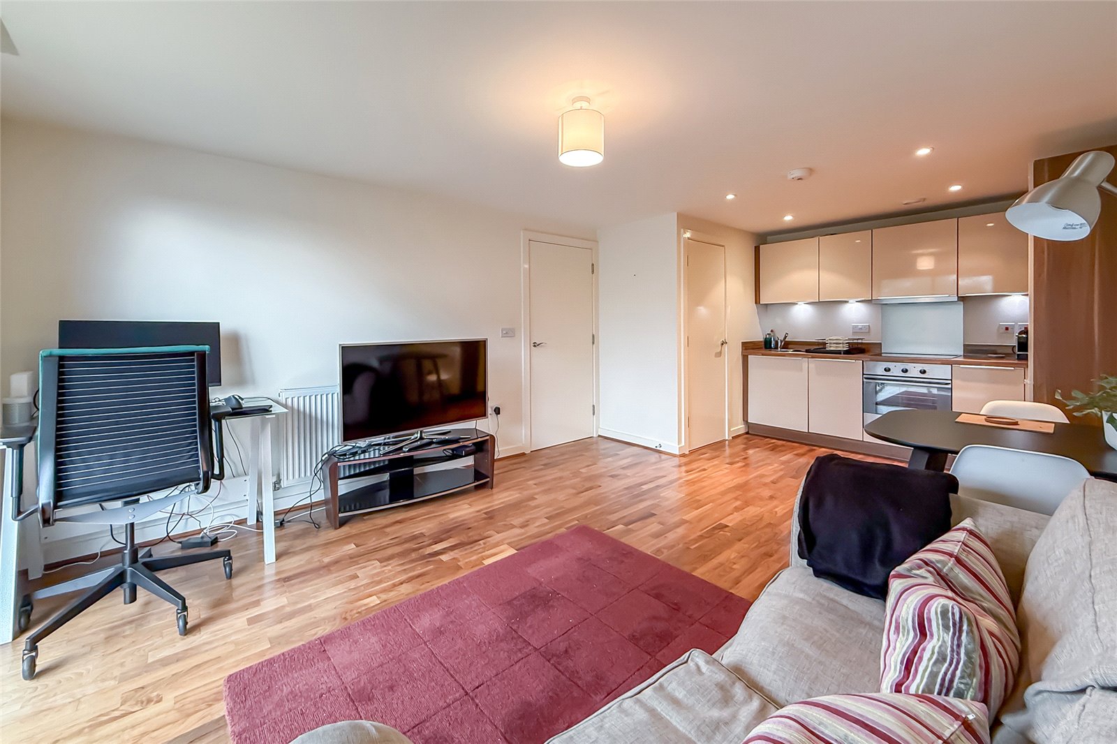 1 bed apartment for sale in Newsom Place, Manor Road, St. Albans, Hertfordshire, AL1 - Property Image 3