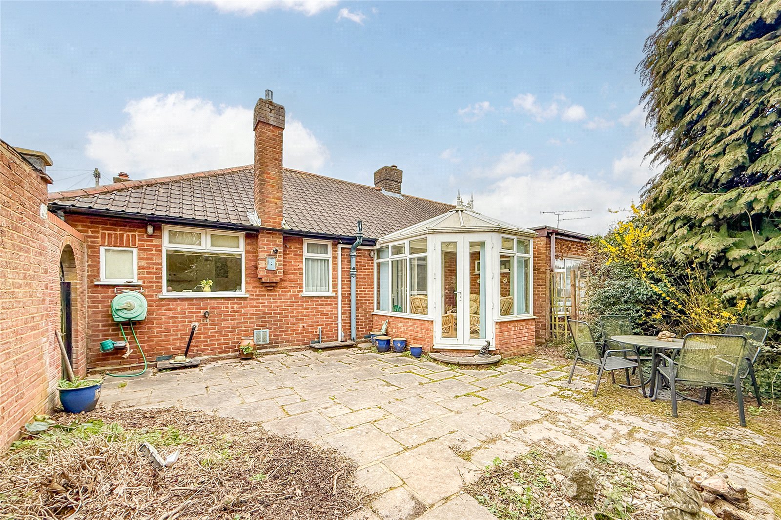 2 bed semi-detached bungalow for sale in Hollybush Avenue, St. Albans, Hertfordshire, AL2 - Property Image 9