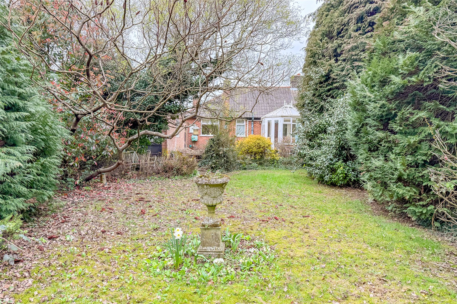 2 bed semi-detached bungalow for sale in Hollybush Avenue, St. Albans, Hertfordshire, AL2 - Property Image 10