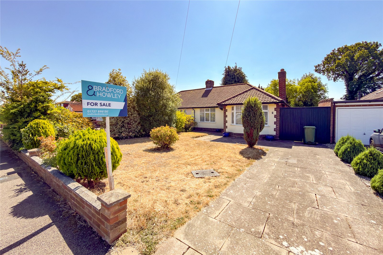 2 bed semi-detached bungalow for sale in Hollybush Avenue, St. Albans, Hertfordshire, AL2