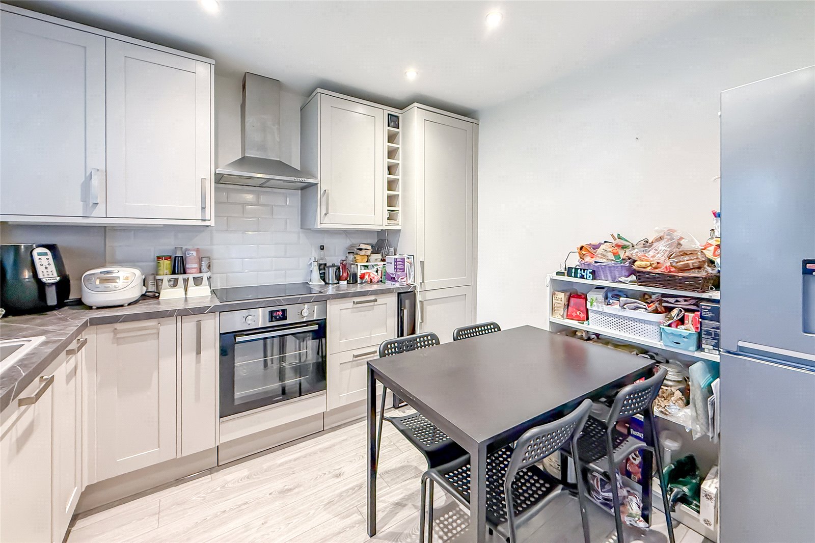 3 bed ground floor maisonette for sale in Hughenden Road, St. Albans, Hertfordshire, AL4  - Property Image 2