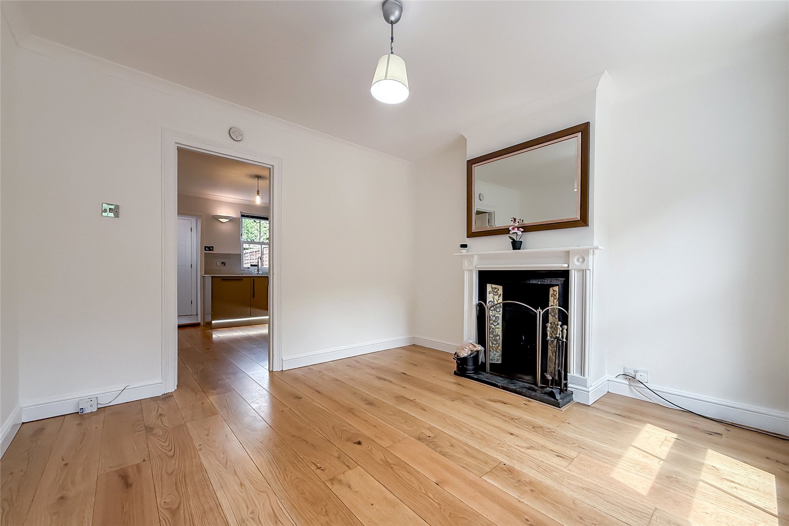2 bed terraced house for sale in Church Street, St. Albans, Hertfordshire, AL3 - Property Image 3