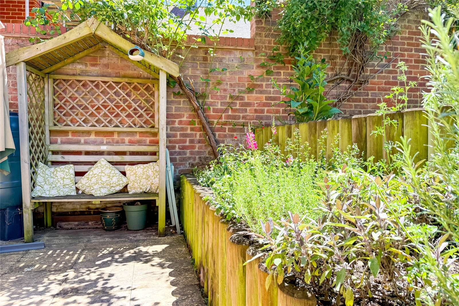 2 bed end of terrace house for sale in Humbers Hoe, Markyate, Hertfordshire, AL3 - Property Image 24