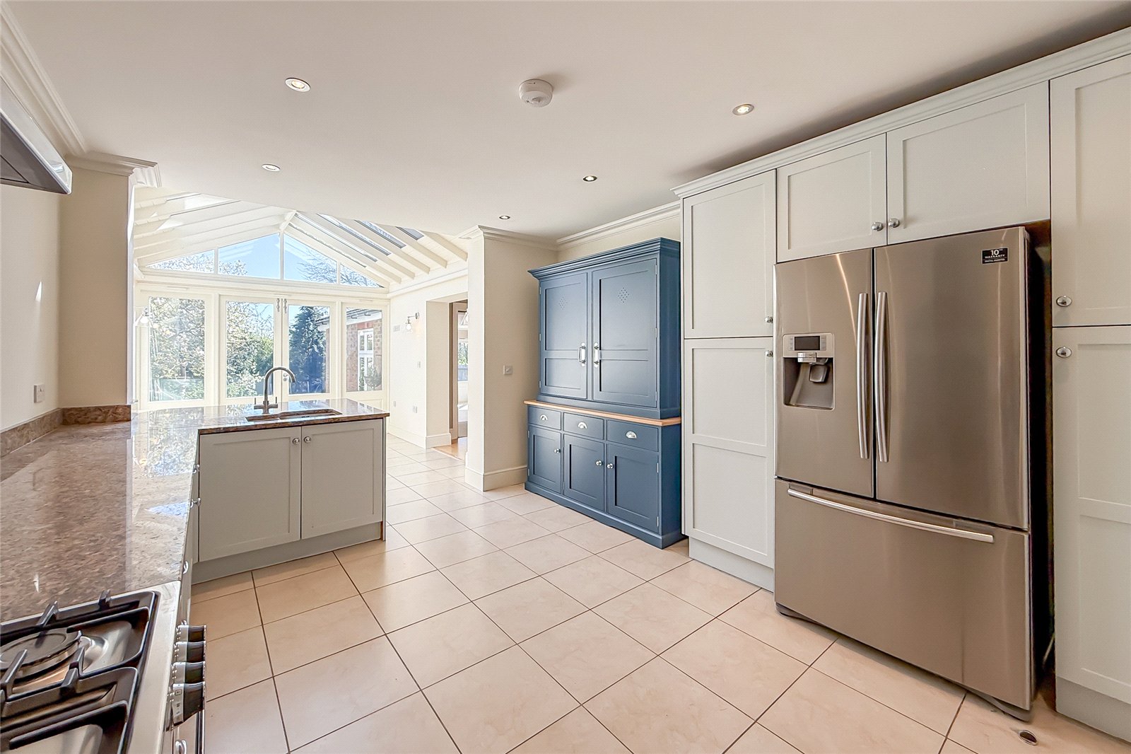 6 bed detached house for sale in Lancaster Road, St. Albans, Hertfordshire, AL1  - Property Image 3